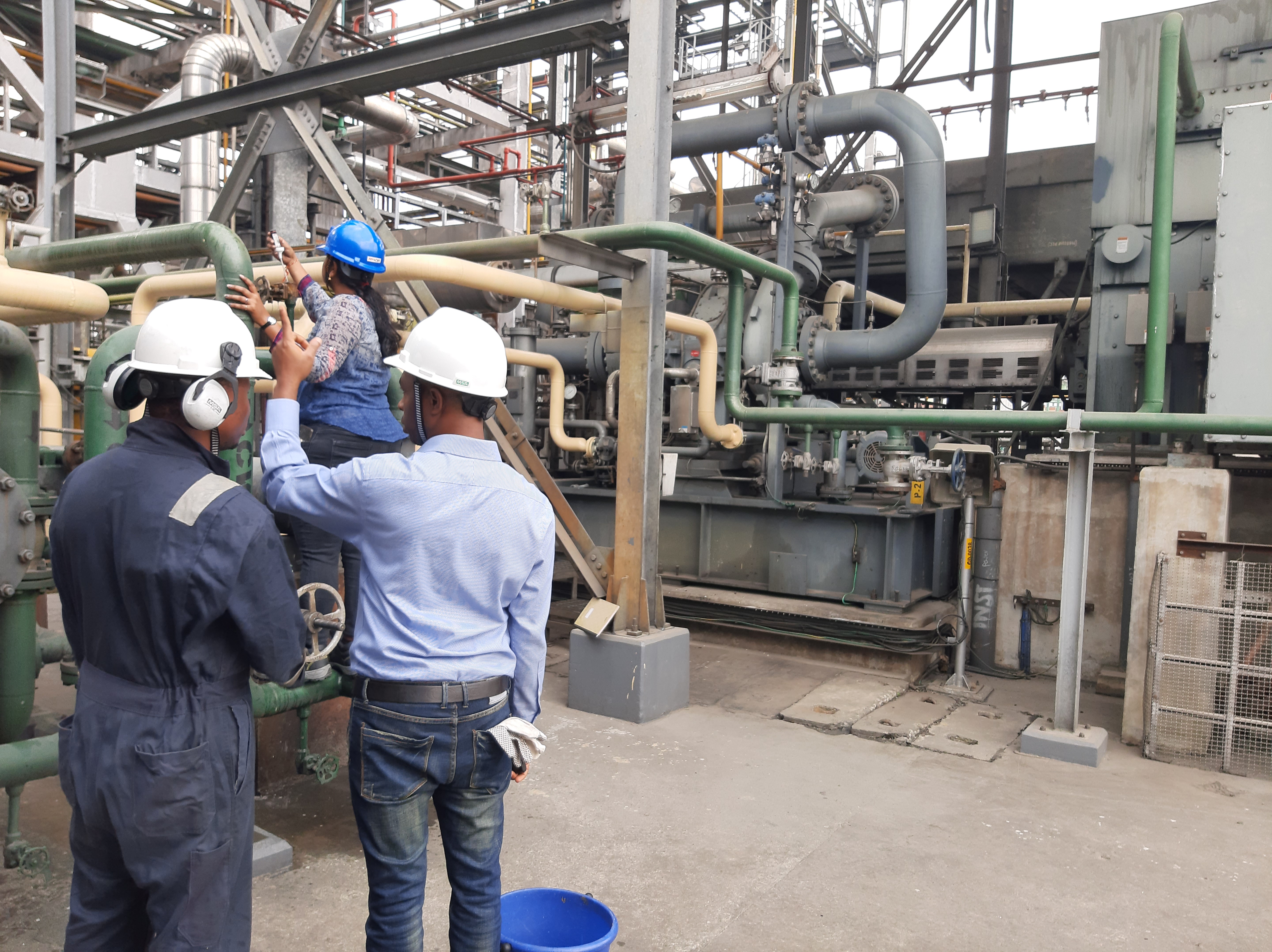 Measuring fan performance on an induced draft blower installation